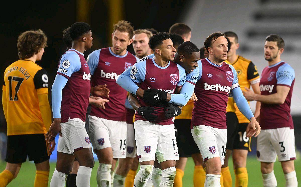 包含西汉姆联击败克里斯塔尔宫，豪取三分的词条