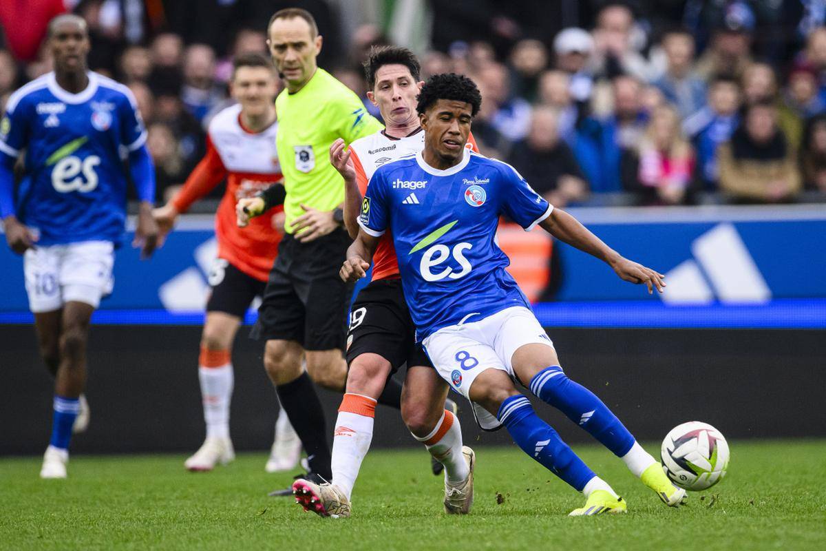 包含里尔客场击败斯特拉斯堡，积分上升的词条