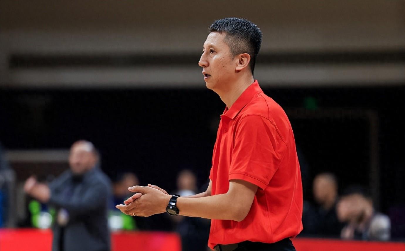 球员个人表现亮眼，球队迎来胜利(球员个人表现亮眼,球队迎来胜利的句子)